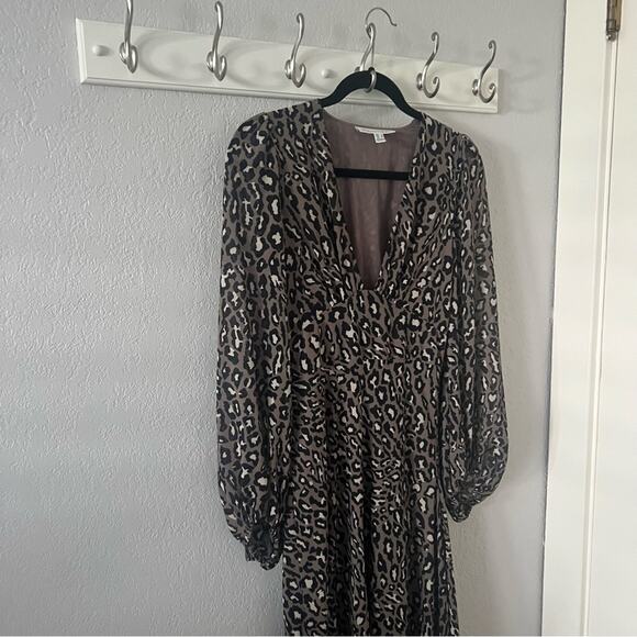 Shona Joy Buell Leopard Print Maxi Dress - Picture 4 of 9